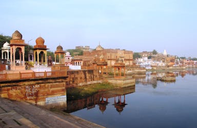 Cidade de Dholpur de dia inteiro saindo de Agra